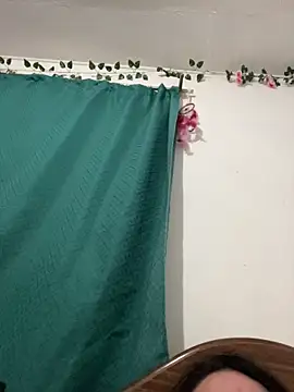 indiegirl666 Adlı Modelin Canlı XXX Sohbeti