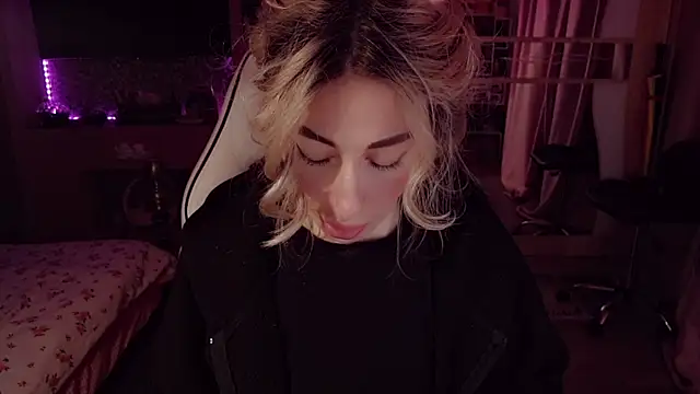 AnnieGOld_'s Live XXX Chat
