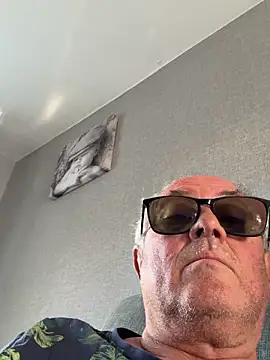 Show modela naughtygrandad1 na web-kameri