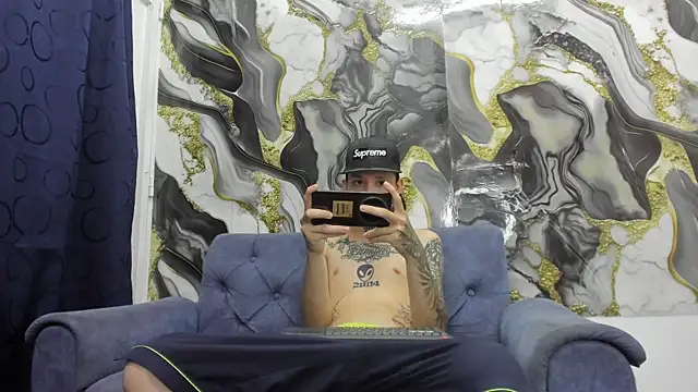 StraightBoy_Nick élő XXX-chatje