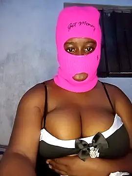 miss_adaeze élő XXX-chatje
