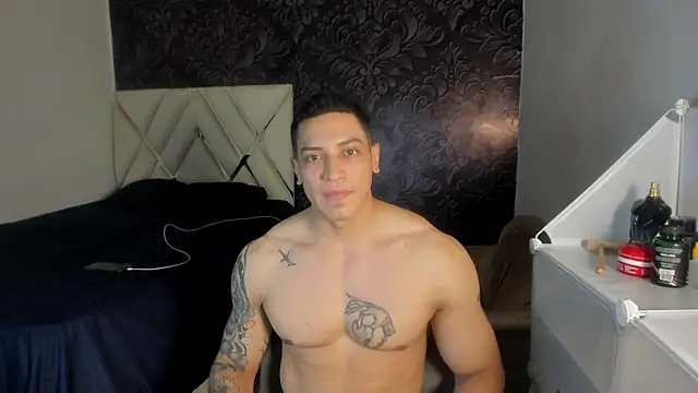 tom_fox15 live XXX chat