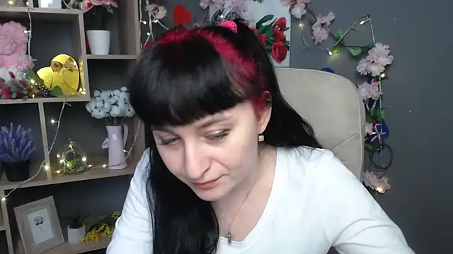 NinaFlawlees 即時 XXX 聊天