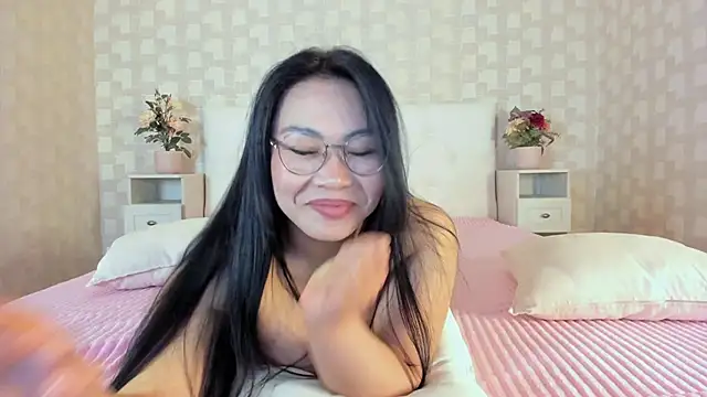 NatsumiHun's Live XXX Chat