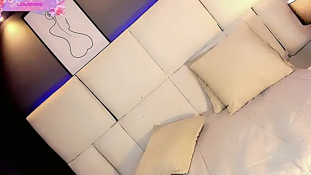 Kornylovee Adlı Modelin Canlı XXX Sohbeti