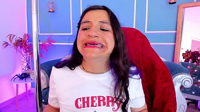 Živý XXX chat TaraTaylorr
