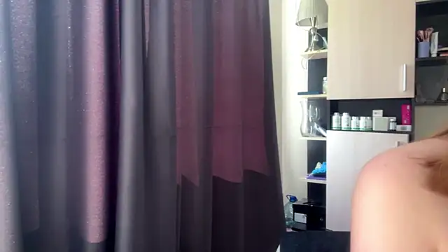 AquilineOrites' Live XXX Chat