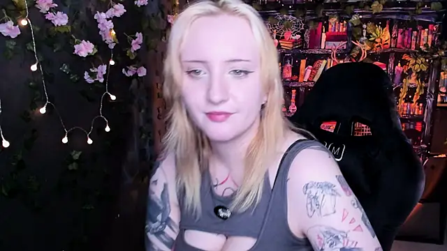AsheLucker élő XXX-chatje