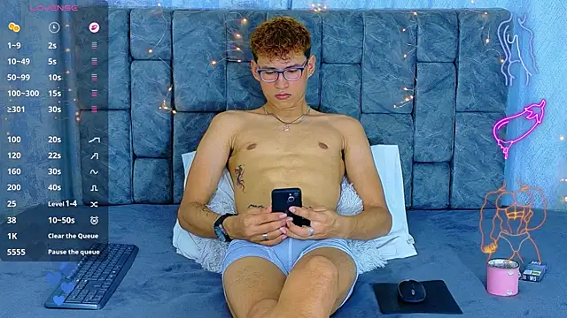 NicolasTorrez élő XXX-chatje