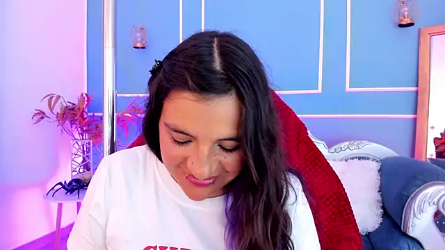 Chat XXX en directo de TaraTaylorr