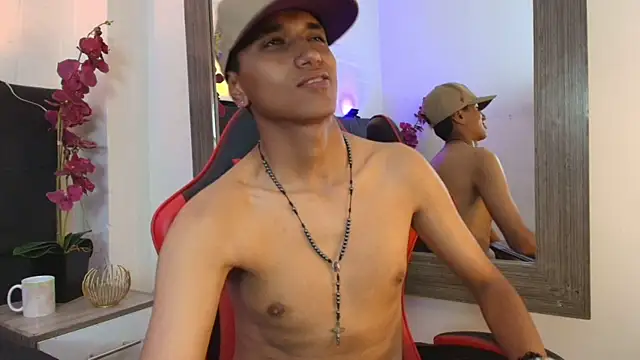 Show modela Alan_Colthon na web-kameri