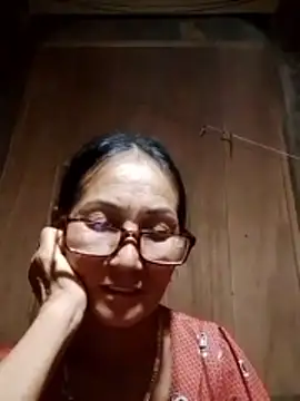 Magy-006 Show in webcam