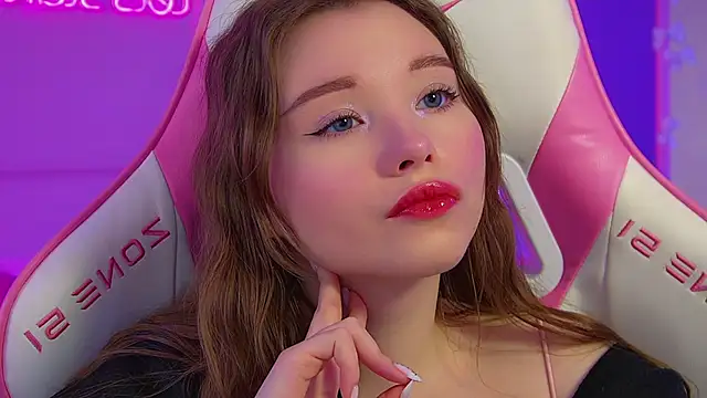 KeiraAsti's Live XXX Chat