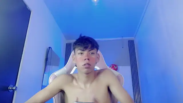 Chatroom XXX en direct de Liarr_