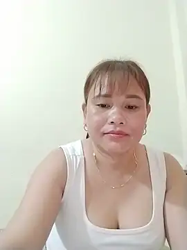 Moubie1 Adlı Modelin Canlı XXX Sohbeti