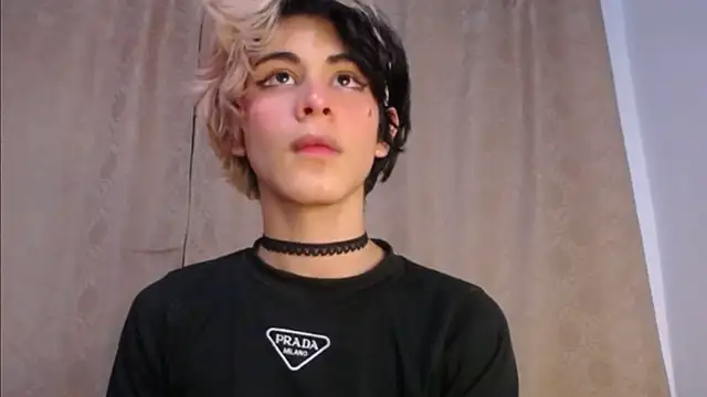Show modela DaraSweet20 na web-kameri