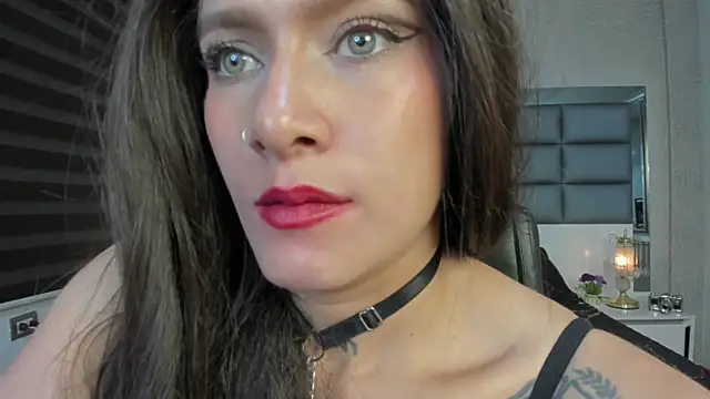 Mrs_Regina_clk Webcam-Show
