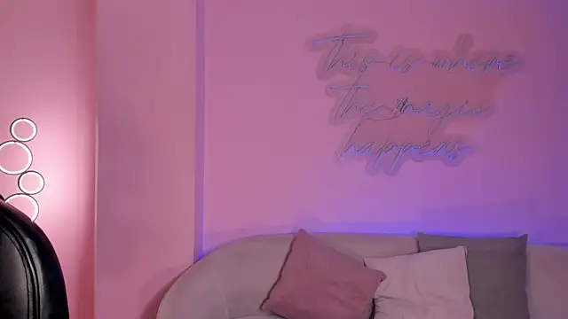 SaphiraJames – Naživo XXX chat