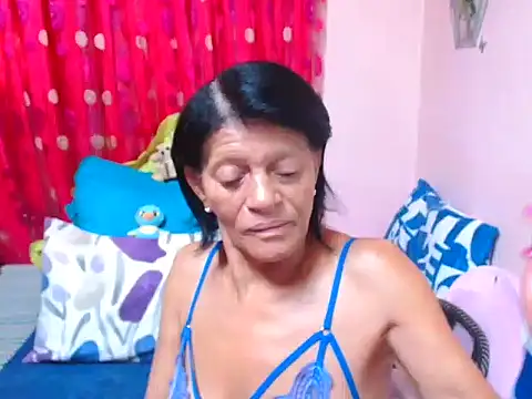 sluttyrox Show in webcam