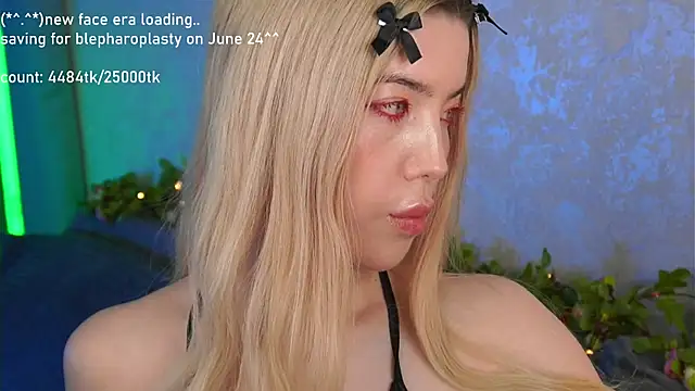 LindaThackerr Chat XXX in diretta