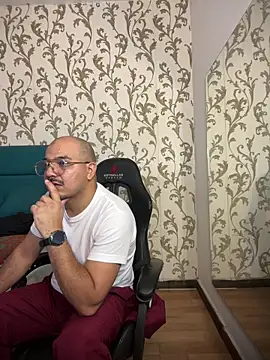Dante_Goldt: διαδικτυακό σόου στην κάμερα