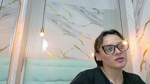 Chatroom XXX en direct de QueenSallyDesire