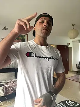 Mohdollmen's Live XXX Chat