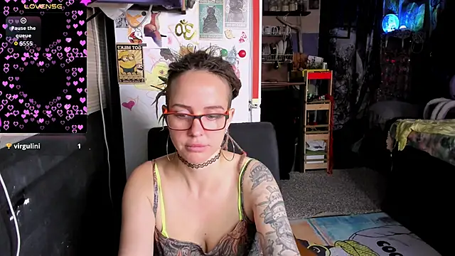 XXX chat uživo modela LisaFoxy_y