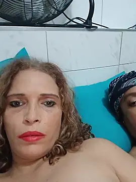 צ'אט XXX בשידור חי של 2Juicy_pussy