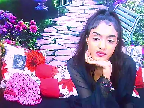 IndianPretty14u2Luv's Live XXX Chat