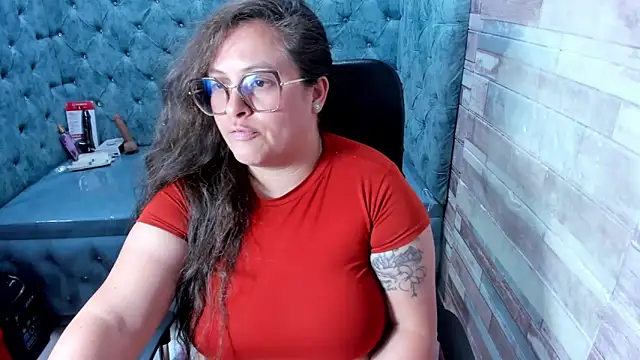 Sarah_Boobs_ Chat XXX in diretta