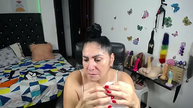 แชท XXX สดของ mature_bigboobs10