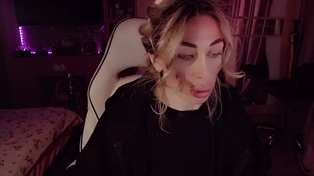 AnnieGOld_ – Naživo XXX chat