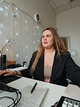 دردشة Juicy_PeachLux الجنسية المباشرة