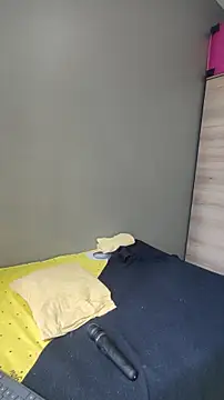 FreakySag_8888 Show in webcam