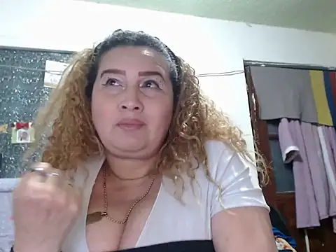 Perla1981--n Live XXX chat
