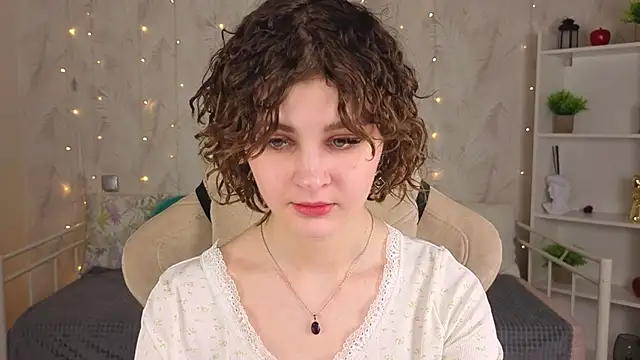 Kira__Fluffy élő XXX-chatje