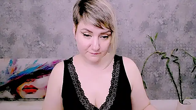 Djullia Chat XXX in diretta