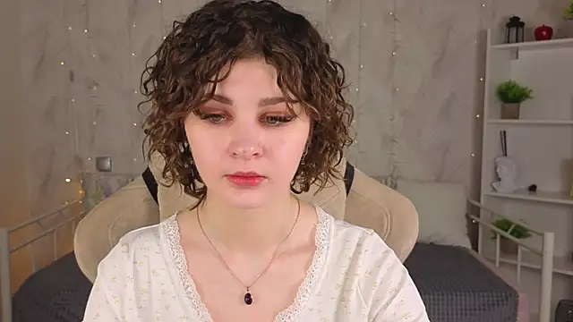 Chat +18 de Kira__Fluffy ao vivo