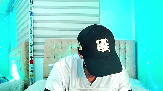צ'אט XXX בשידור חי של _justinmoon2