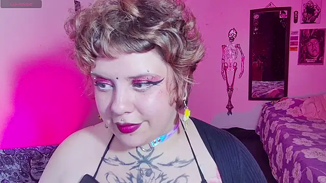Sabrina_scarlett élő XXX-chatje
