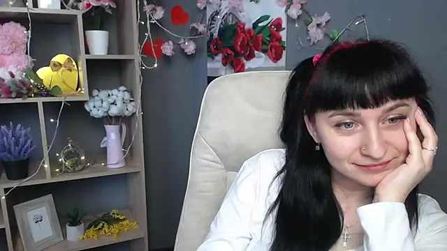 NinaFlawlees: вебкам-шоу