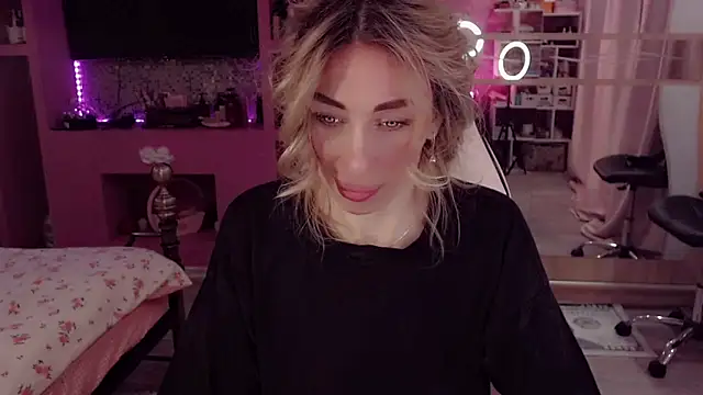 צ'אט XXX בשידור חי של AnnieGOld_