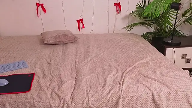 Britney_Swisss: απευθείας συνομιλία ΧΧΧ