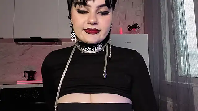 IntrigueYourDayn Live XXX chat