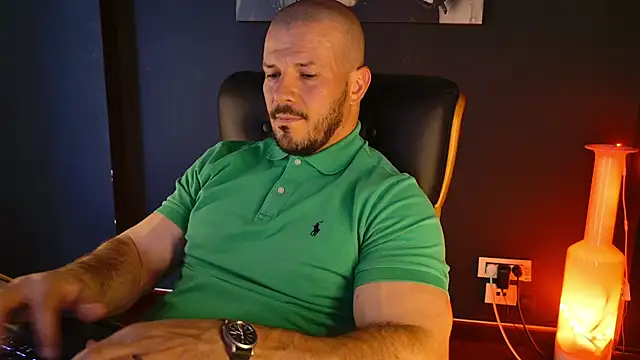 عرض كام AngeloEric
