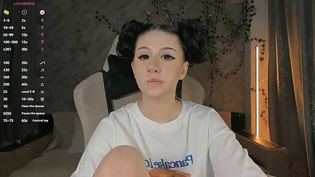 Necucubi02 élő XXX-chatje