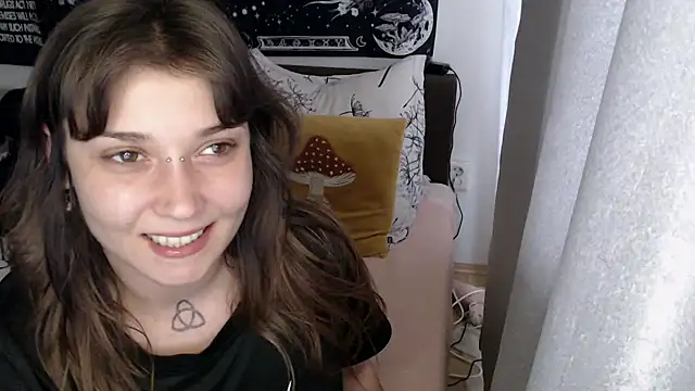 AlienforTwenty Chat XXX in diretta