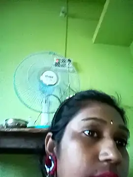 XXX chat uživo modela bannerjeesneha20