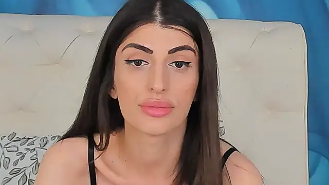 SkinnyDolly Live XXX-Chat